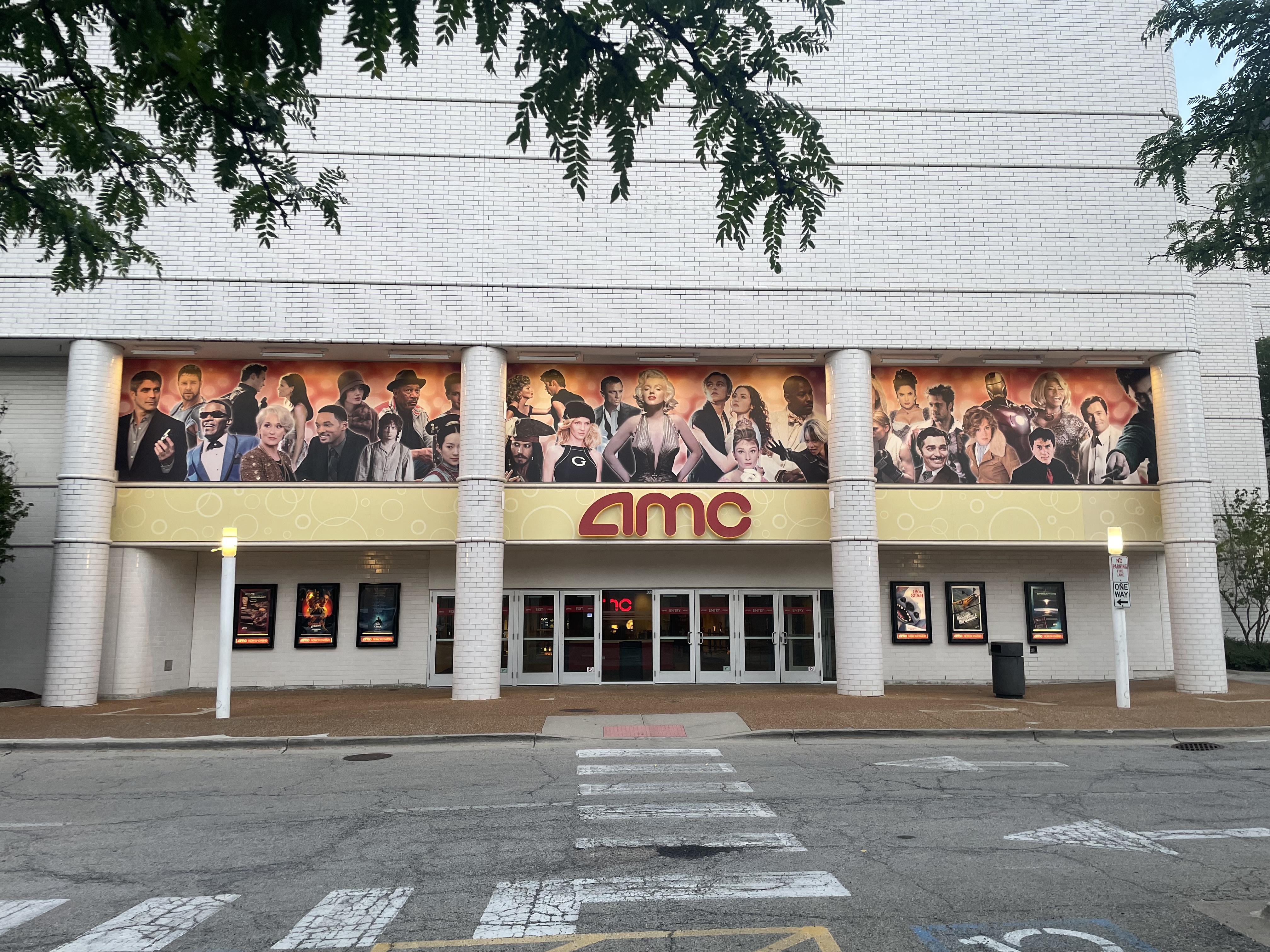 AMC Oakbrook Center 4